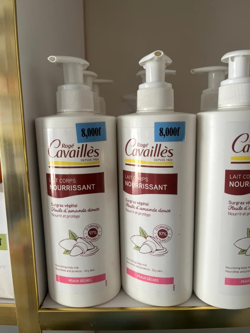 Rogé Cavaillès Lait Corps Nourrissant surgras végétal huile d'amande douce, flacon pompe 400 ml