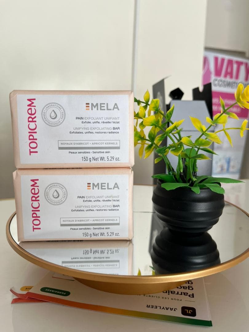 Topicrem MELA Pain Exfoliant Unifiant aux noyaux d'abricot, 150 g